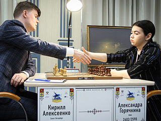 Шахматы. Алексеенко выиграл у Горячкиной и стал лидером