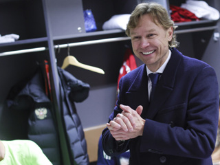 Карпин признан лучшим тренером чемпионата России в апреле