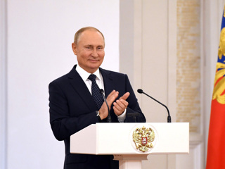 Госдума 8-го созыва приступила к работе: с депутатами встретится Путин