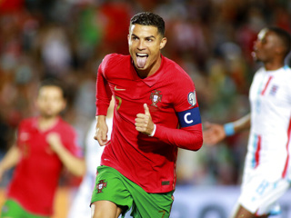 Хет-трик Роналду помог португальцам разгромить сборную Люксембурга