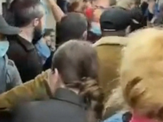 Конфликтных пассажиров метро взяли под стражу
