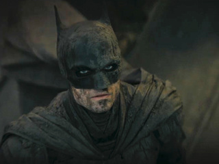 Роберт Паттинсон в финальном трейлере нового мрачного "Бэтмена"