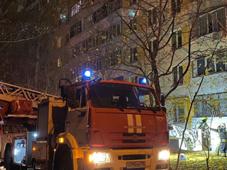При пожаре в московской многоэтажке погиб человек