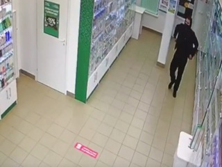 По делу о нападении на аптеку в Санкт-Петербурге задержан полицейский