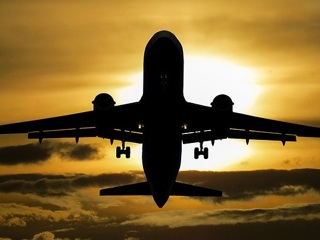 Пассажирский самолет, летящий из Москвы в Казань, подал сигнал тревоги