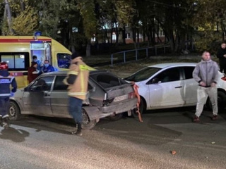 В Саратове произошла массовая авария с участием девяти машин