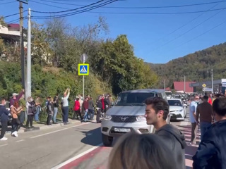 Власти Сочи вернули двустороннее движение, прислушавшись к местным жителям