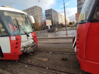 Два трамвая столкнулись в Петербурге