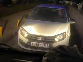 В Новороссийске таксист отказался пропустить спешащую на вызов скорую