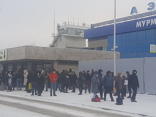 В аэропорту Мурманска проходит эвакуация из-за угрозы взрыва