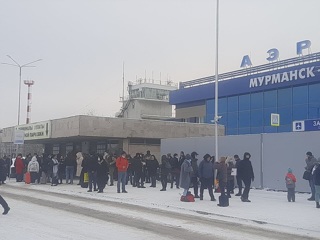 Информация о бомбе в аэропорту Мурманска не подтвердилась