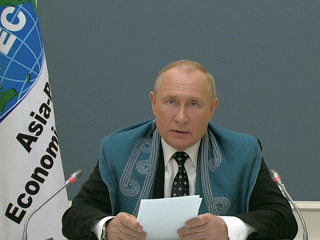 Тайны гардероба президента: зачем Путин накинул шарф на костюм
