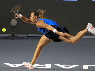 Соболенко победила Свентек на Итоговом турнире WTA