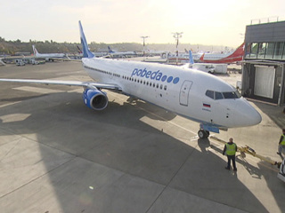 Летевший на Кипр самолет экстренно сел в Сочи, пассажира спасти не удалось