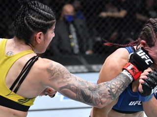 Бразильянка Виейра победила американку Тейт в главном бою UFC Vegas 43