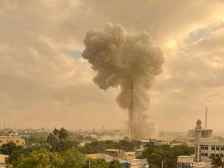 9 человек погибли при взрыве в столице Сомали