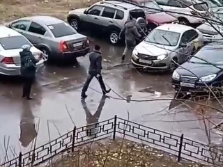 В Воронеже глухонемого таксиста избили из-за парковки