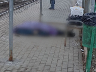 В Самаре женщина скончалась на трамвайной остановке