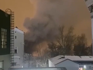 В Москве рядом с Парком Горького тушили крупный пожар на складе
