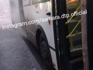 В Самаре задымился автобус с пассажирами в салоне