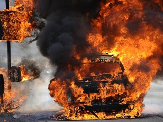 В Краснодаре два автомобиля сгорели после страшной аварии