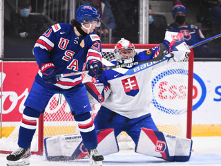 Американцы одолели словаков на молодежном чемпионате мира