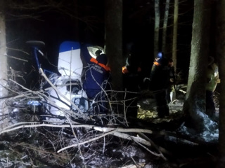 Вертолет Ми-2 найден, один из пострадавших погиб