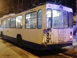 После столкновения автобуса и троллейбуса в Уфе пострадали 6 человек