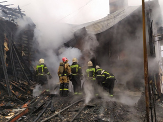 Пожар после взрыва газа в Ялте практически уничтожил жилой дом