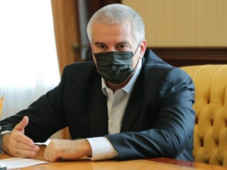 Глава Крыма Сергей Аксенов выехал в приграничный Армянск