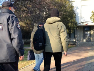 ФСБ задержала 9-классника за ложное минирование школы в Керчи