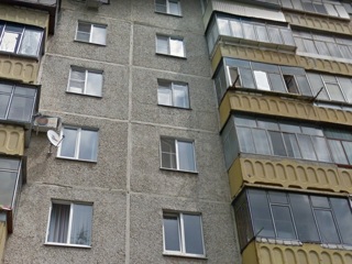 В Липецке пожилая женщина выпала из окна