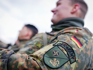 Песков: просьбы Эстонии ввести войска НАТО доказывают обоснованность беспокойства РФ