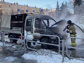 В Челябинске взорвался грузовик на оживленном перекрестке
