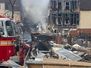 В районе Нью-Йорка часть жилого дома была разрушена взрывом