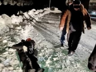 Дальнобойщик забил насмерть коллегу у придорожного кафе в Якутии
