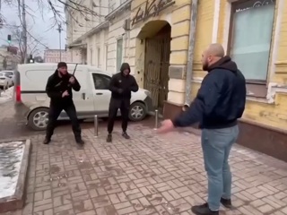 Рядом со зданием СБУ в Киеве прогремели выстрелы