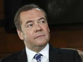 Медведев: санкции против семей чиновников – двойное беззаконие