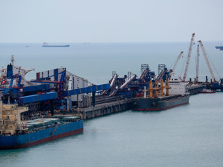 Правительство распорядилось расширить морские порты в Феодосии и Азове