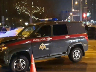 Автомобиль Росгвардии поучаствовал в ДТП с пострадавшим в Москве