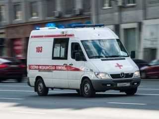 Пьяный водитель без прав сбил 6-летнего ребенка на детской площадке в Омской области