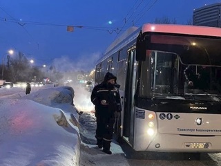 В Уфе автобус сбил пешехода на остановке