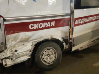 В Челябинске произошло массовое ДТП с участием машины скорой помощи