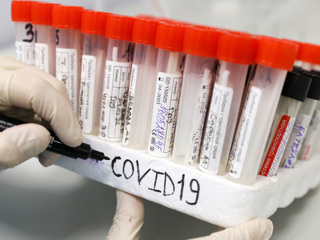 Новый препарат работает против последних штаммов коронавируса