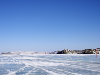 На Байкале открыли ледовую дорогу на остров Ольхон