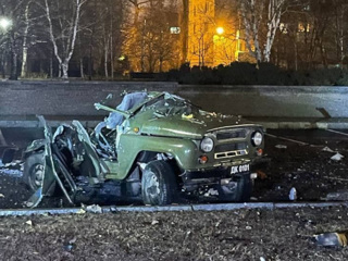 Расследовать обстоятельства взрыва машины в Донецке будет СК России