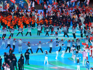 Россияне приняли участие в параде атлетов на закрытии Олимпиады
