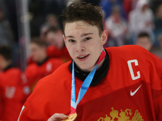Хоккеист Мирошниченко вернулся на лед после болезни