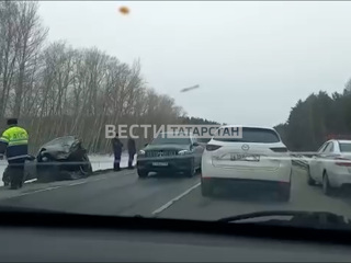 Два человека погибли в массовом ДТП на трассе под Казанью