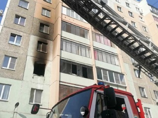 В Челябинске пожарные спасли мать с 4-летним ребенком